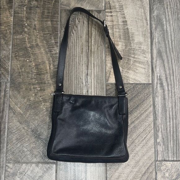 Vintage Fossil Black leather Crossbody Bag with Sleek Design 11”x 10x 20” - Picture 3 of 8